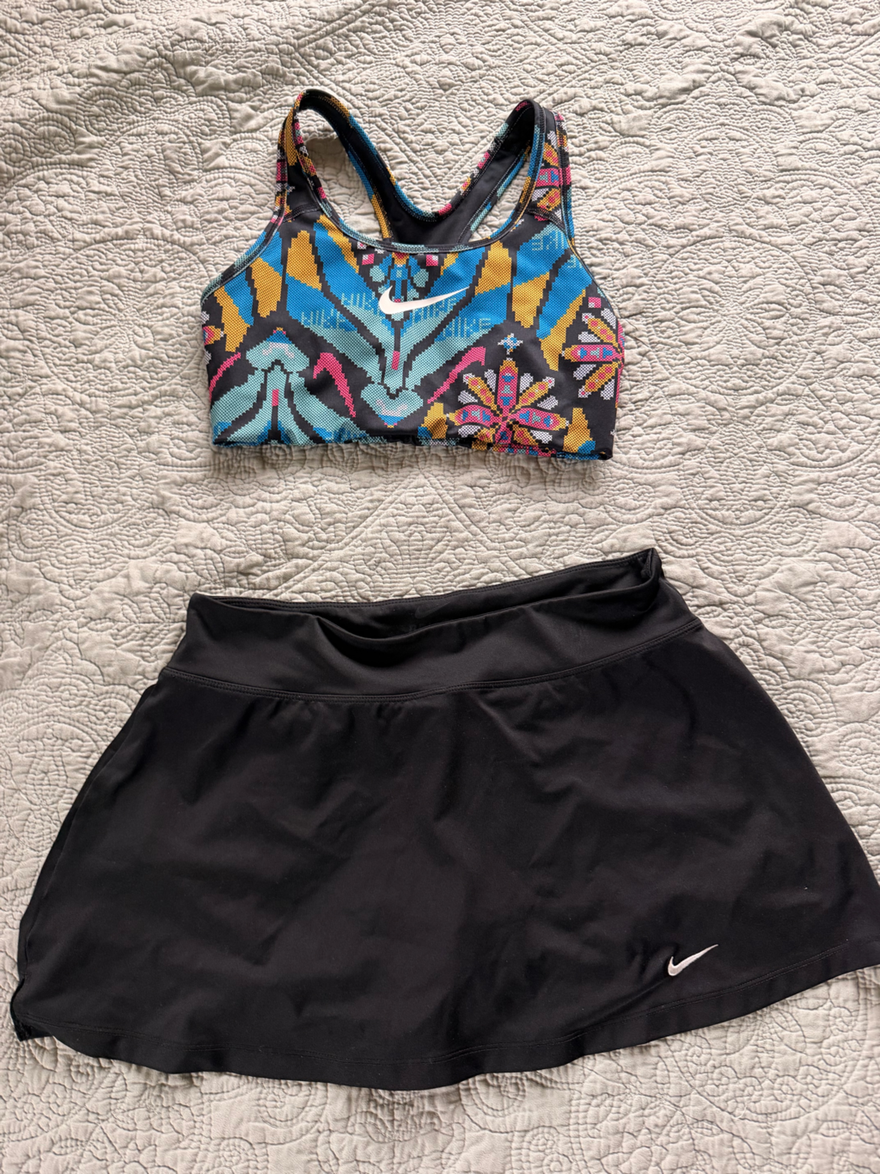Nike Womens Multicolor Patterned Sports Bra & Black Skort